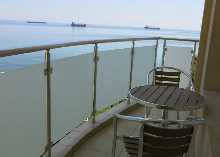 호텔 Family Albizia 3*