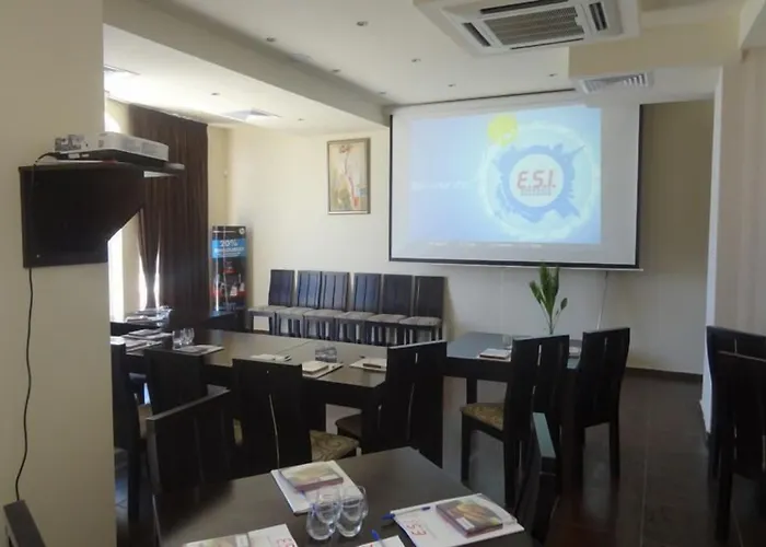 Family Albizia 호텔