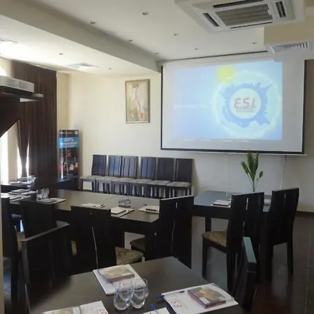 Family Albizia Hotel