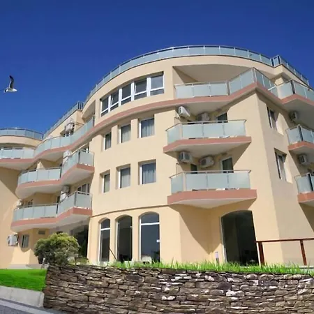 Family Albizia Varna