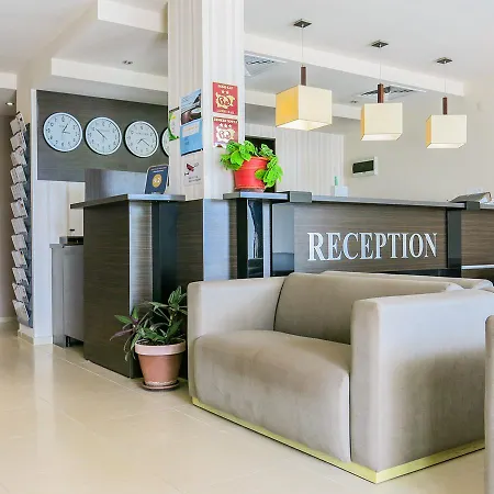 Family Albizia Hotel Warna